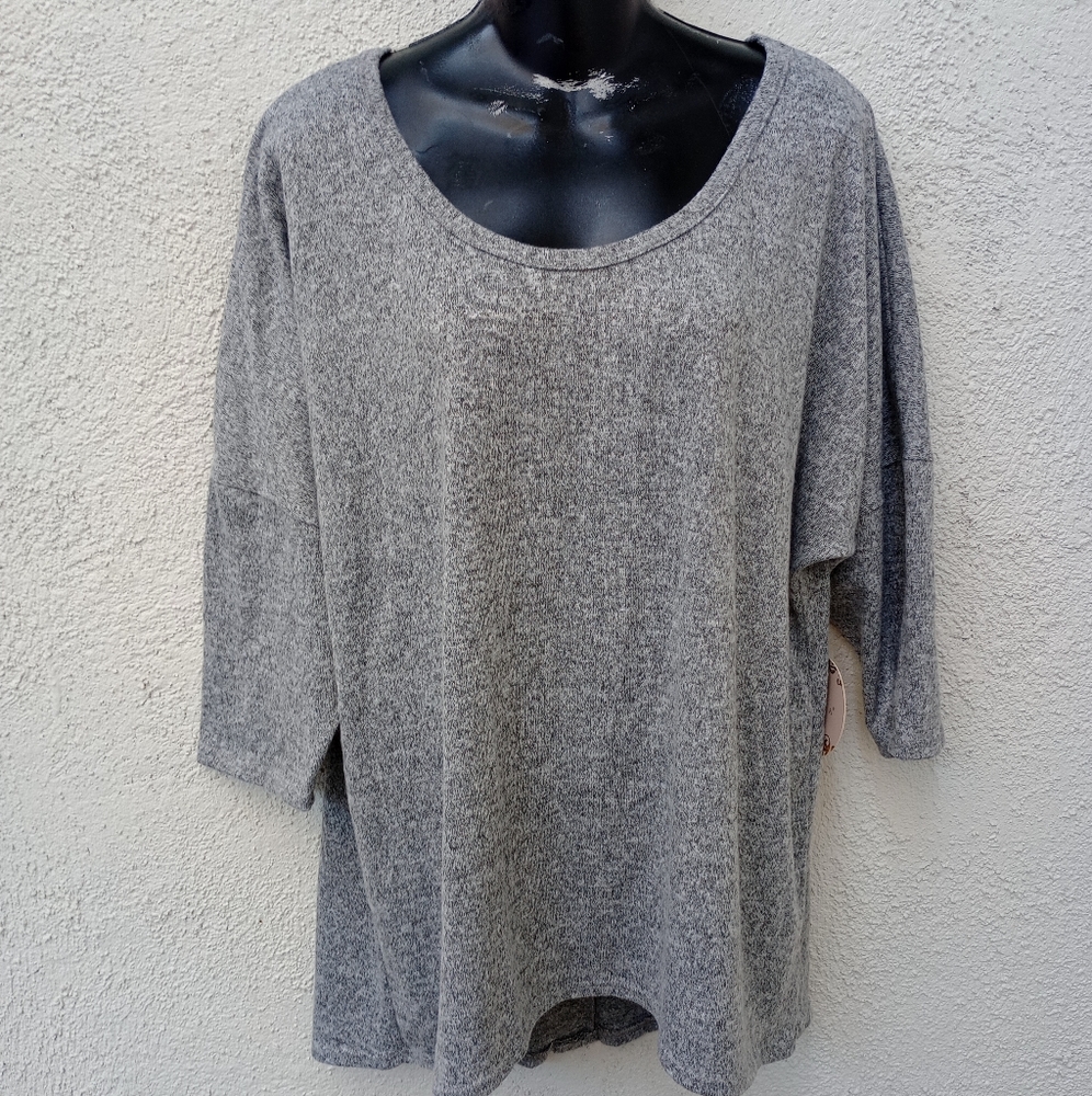 Misia Women's Gray Crew Neck Sweater Casual Everyday Party Summer Spring Break